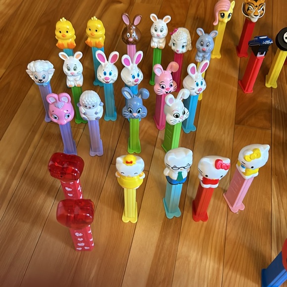 PEZ dispensers. - Picture 2 of 5